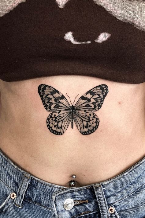 abdomen tatuajes en la panza para mujer